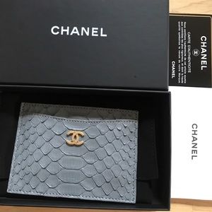 BNWT’s rare chanel python holder in grey
